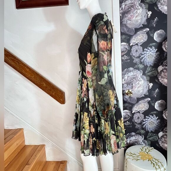 Anthropologie Pankaj & Nidhi Long-Sleeve V-Neck
Cutout Mini Dress/ size M - Picture 7 of 9